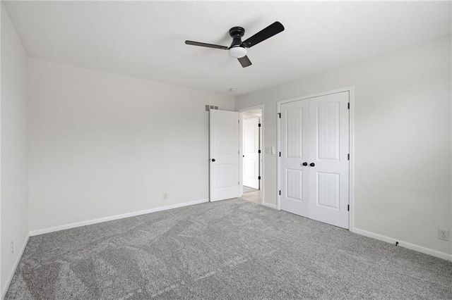 301 NE 192nd Terrace, Smithville, MO 64089