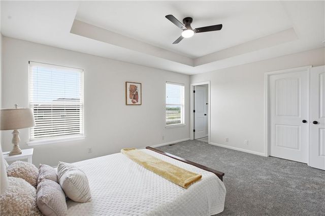 301 NE 192nd Terrace, Smithville, MO 64089
