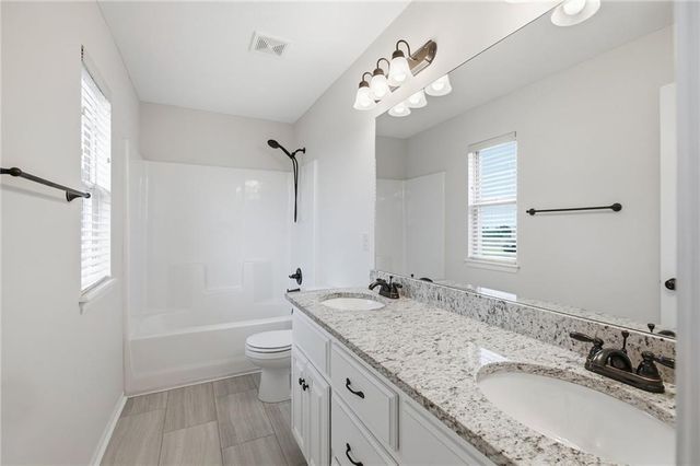 301 NE 192nd Terrace, Smithville, MO 64089