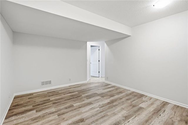 301 NE 192nd Terrace, Smithville, MO 64089