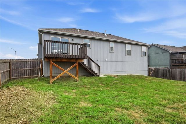 301 NE 192nd Terrace, Smithville, MO 64089