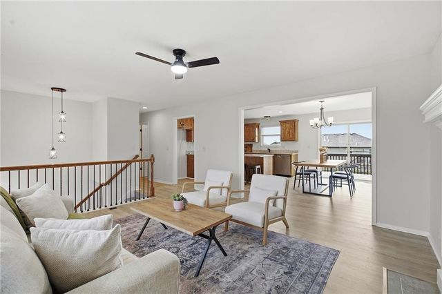 301 NE 192nd Terrace, Smithville, MO 64089