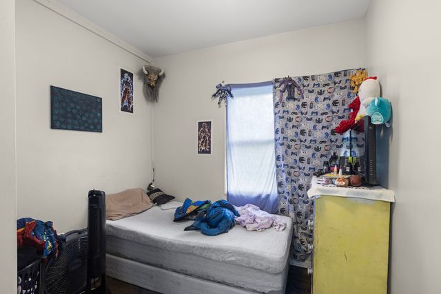 8942 S Baltimore Avenue, Chicago, IL 60617