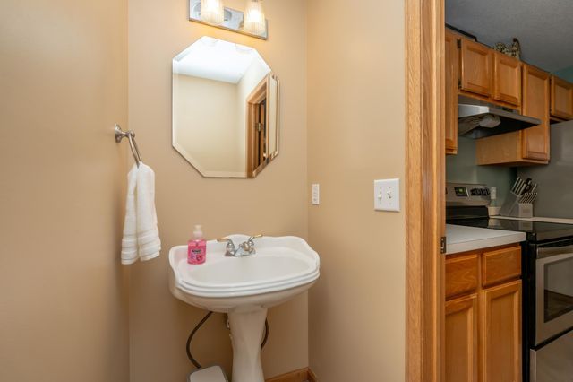 2009 Southcross Drive W 903, Burnsville, MN 55306