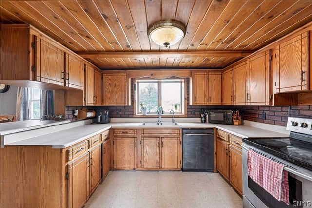 193 Newport Gray Road, Newport, NY 13416