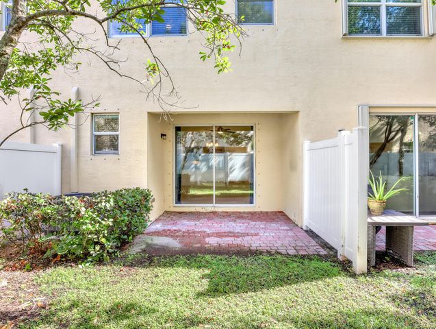 9508 SW Otter Lane, Stuart, FL 34997