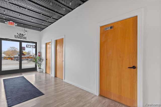 29530 Ford Road, Garden City, MI 48135