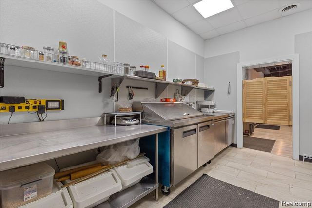 29530 Ford Road, Garden City, MI 48135