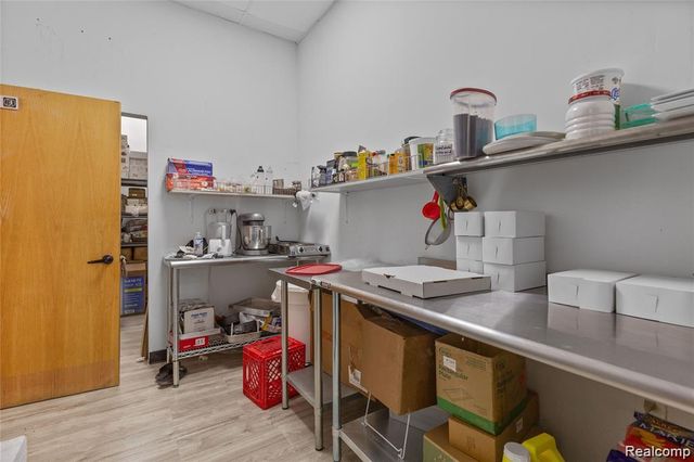 29530 Ford Road, Garden City, MI 48135