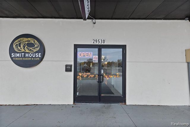29530 Ford Road, Garden City, MI 48135