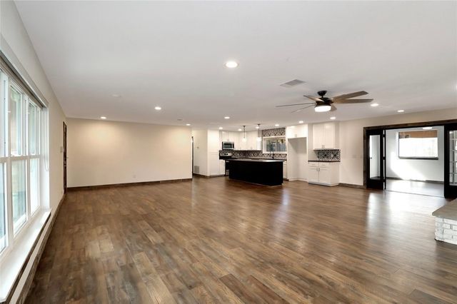 1201 NW 6th Avenue, Mineral Wells, TX 76067