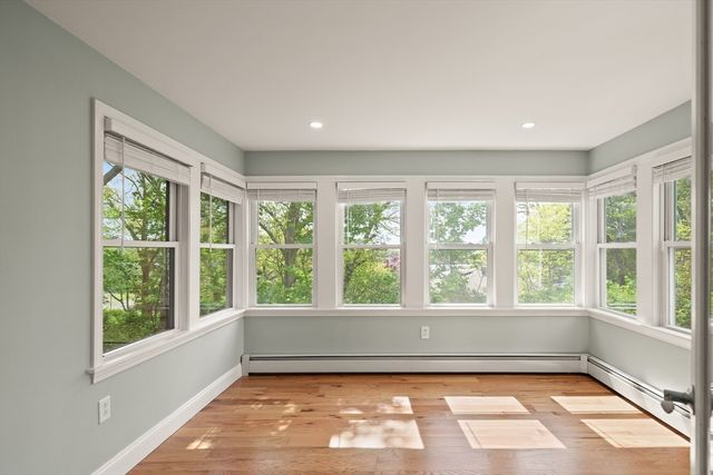 5R Brooks Rd, Gloucester, MA 01930
