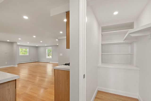 5R Brooks Rd, Gloucester, MA 01930