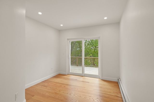 5R Brooks Rd, Gloucester, MA 01930