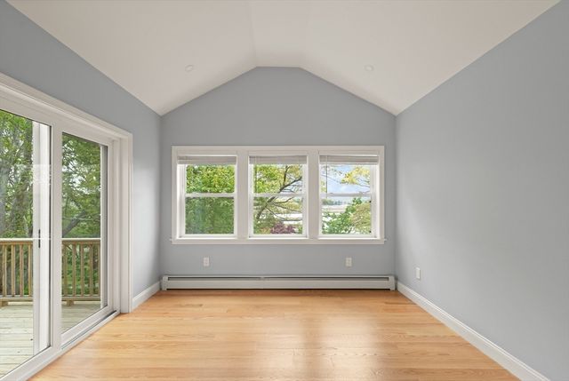 5R Brooks Rd, Gloucester, MA 01930