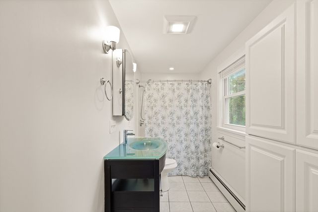 5R Brooks Rd, Gloucester, MA 01930