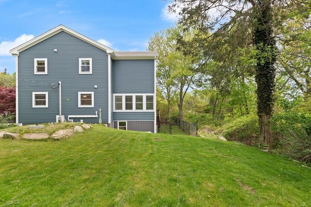 5R Brooks Rd, Gloucester, MA 01930