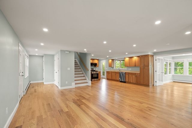 5R Brooks Rd, Gloucester, MA 01930
