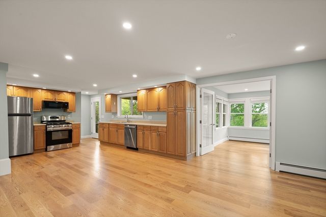 5R Brooks Rd, Gloucester, MA 01930