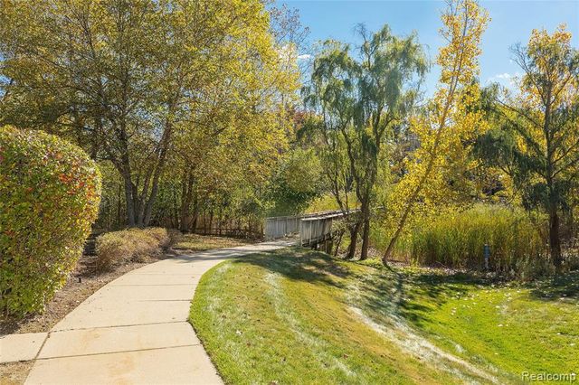 1020 Alameda Boulevard, Troy, MI 48085