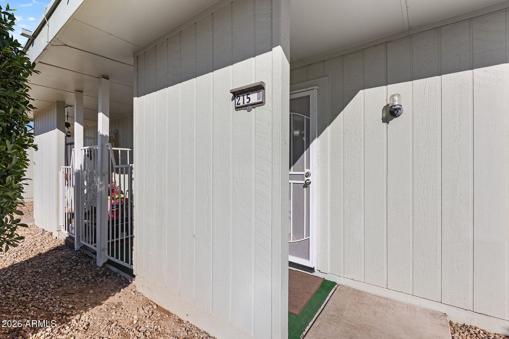 Image 4 of property listing at 13215 N 98TH Avenue D, Sun City, AZ 85351