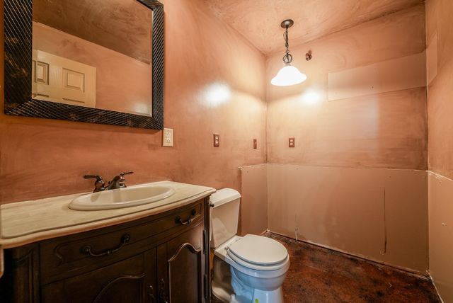 11256 SW Rolling Hills Rd, Augusta, KS 67010