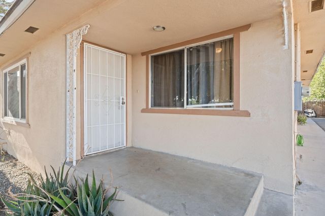 770-798 W Pleasant Avenue, Tulare, CA 93274