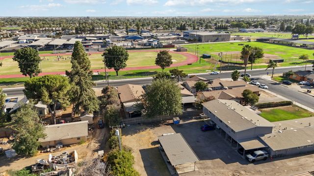 770-798 W Pleasant Avenue, Tulare, CA 93274