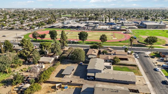 770-798 W Pleasant Avenue, Tulare, CA 93274