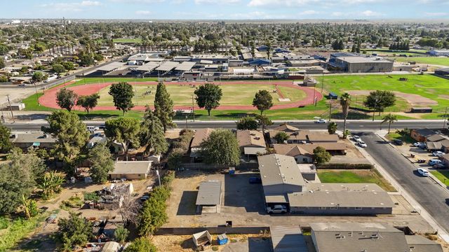 770-798 W Pleasant Avenue, Tulare, CA 93274