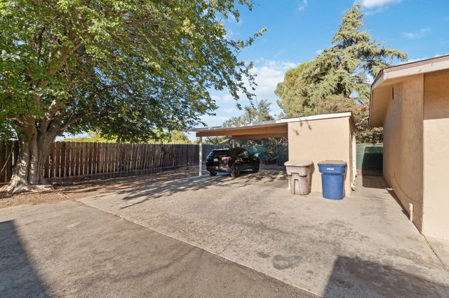 770-798 W Pleasant Avenue, Tulare, CA 93274