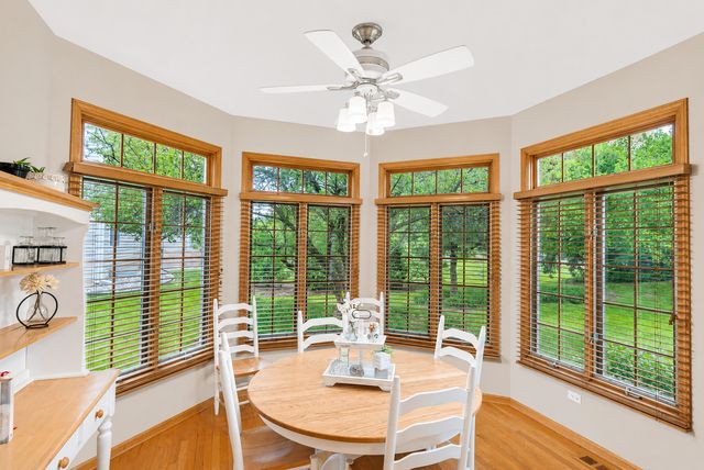 631 Mason Lane, Lake In The Hills, IL 60156