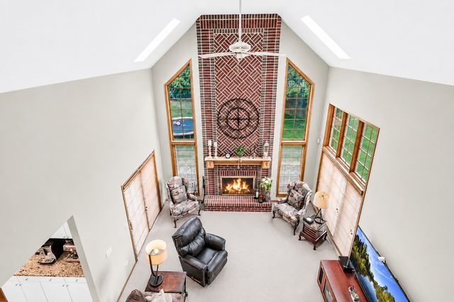 631 Mason Lane, Lake In The Hills, IL 60156