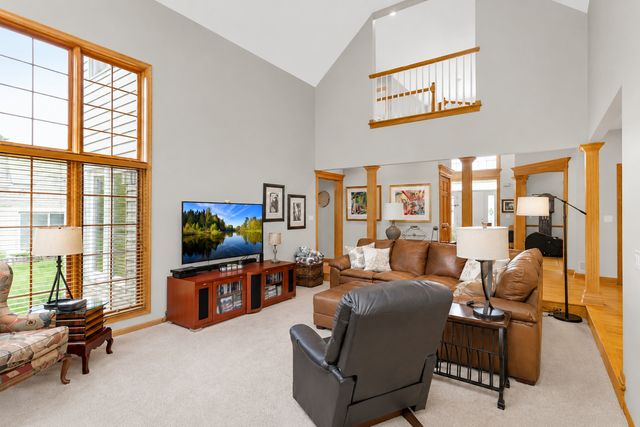 631 Mason Lane, Lake In The Hills, IL 60156
