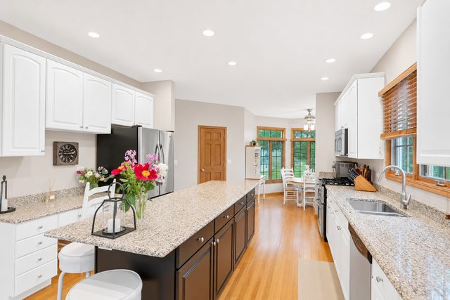 631 Mason Lane, Lake In The Hills, IL 60156