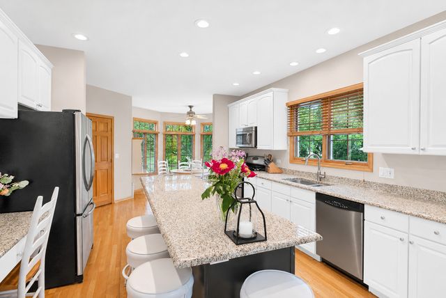 631 Mason Lane, Lake In The Hills, IL 60156