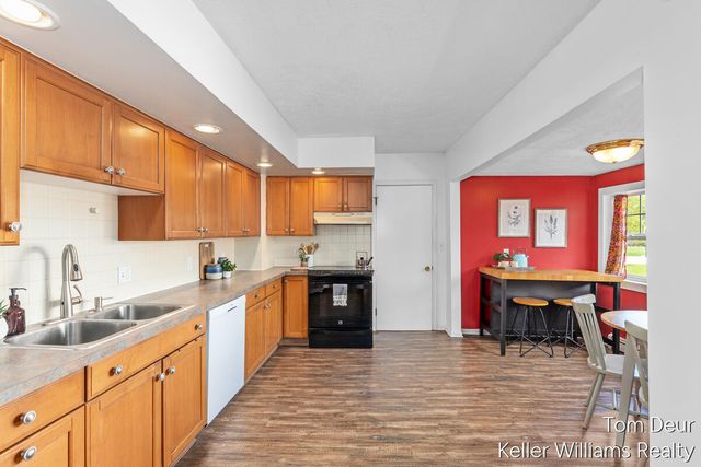 1155 Johnson Street, Marne, MI 49435