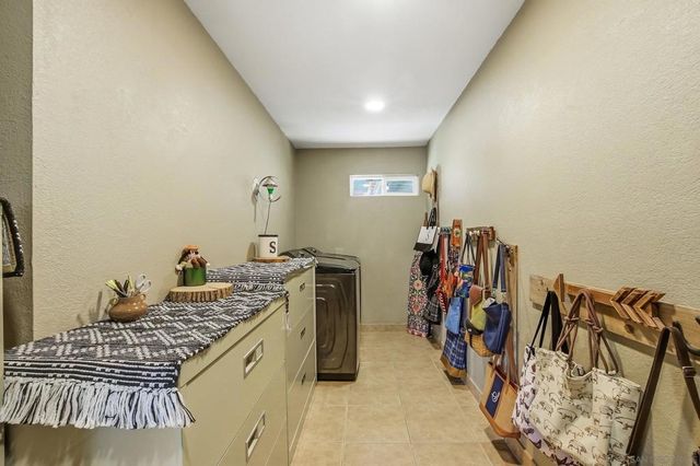 1861 Vista De La Montana, El Cajon, CA 92019