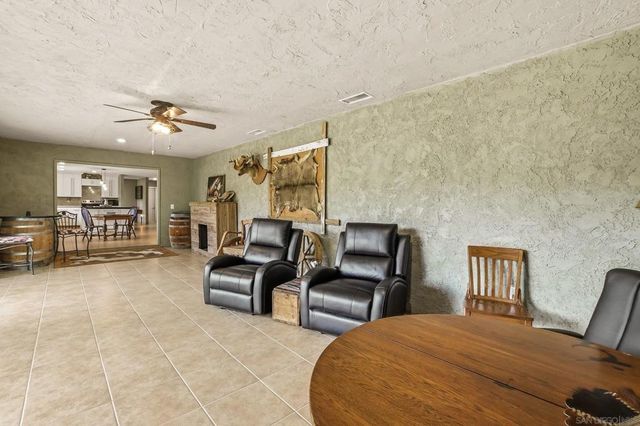 1861 Vista De La Montana, El Cajon, CA 92019