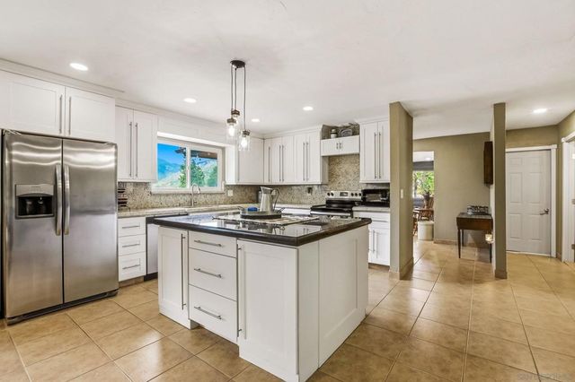 1861 Vista De La Montana, El Cajon, CA 92019