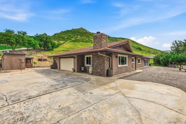 1861 Vista De La Montana, El Cajon, CA 92019