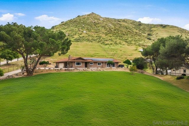 1861 Vista De La Montana, El Cajon, CA 92019