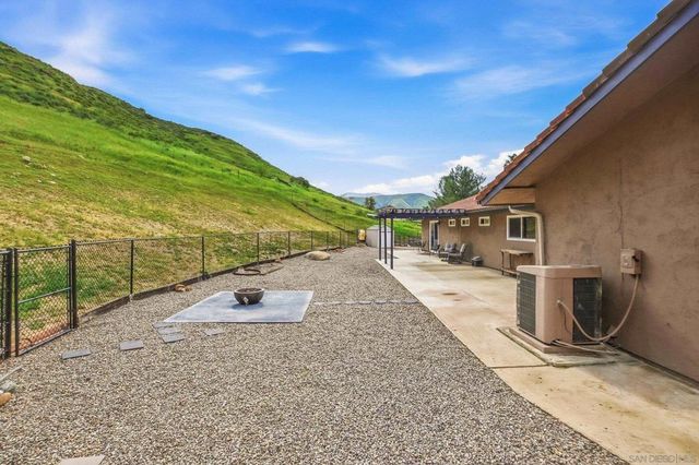 1861 Vista De La Montana, El Cajon, CA 92019