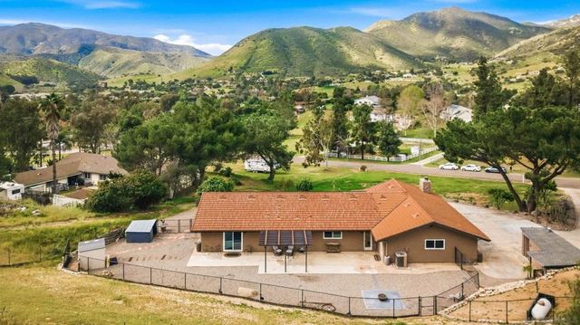 1861 Vista De La Montana, El Cajon, CA 92019