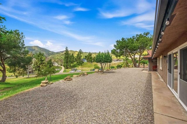 1861 Vista De La Montana, El Cajon, CA 92019