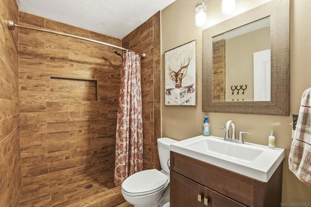 1861 Vista De La Montana, El Cajon, CA 92019