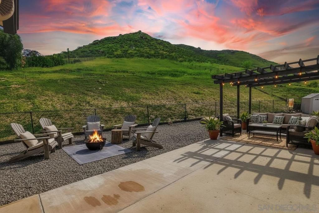 1861 Vista De La Montana, El Cajon, CA 92019