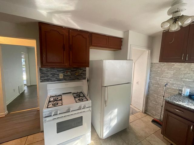 7763 Memorial Avenue, Detroit, MI 48228