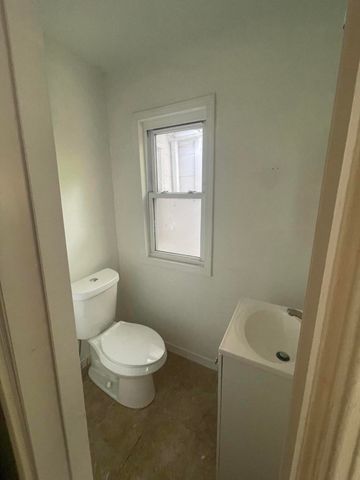 7763 Memorial Avenue, Detroit, MI 48228