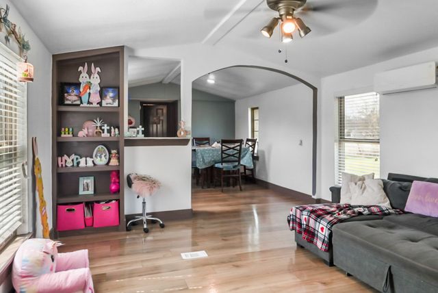 244 Smith Circle, Point, TX 75472